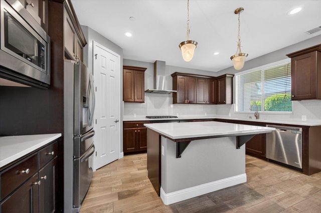 1859 E Kroeker Avenue, Fresno, CA 93730