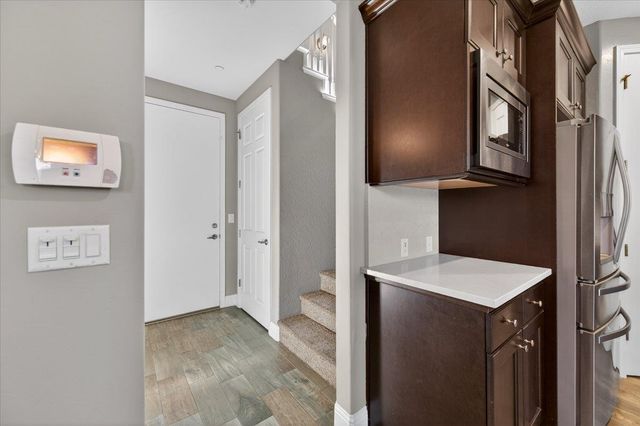 1859 E Kroeker Avenue, Fresno, CA 93730