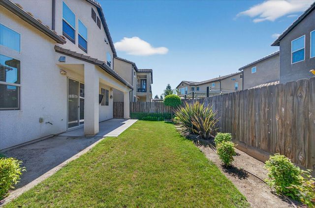 1859 E Kroeker Avenue, Fresno, CA 93730