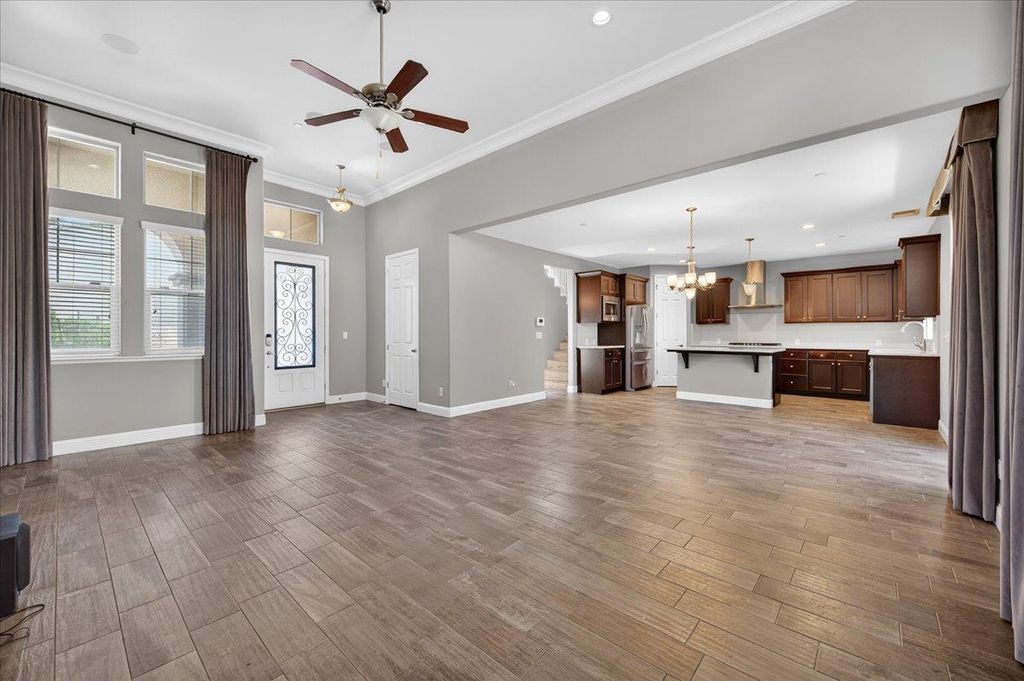 Image 10 of property listing at 1859 E Kroeker Avenue, Fresno, CA 93730