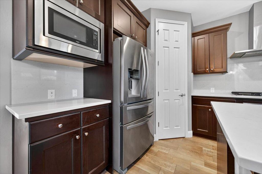 Image 23 of property listing at 1859 E Kroeker Avenue, Fresno, CA 93730