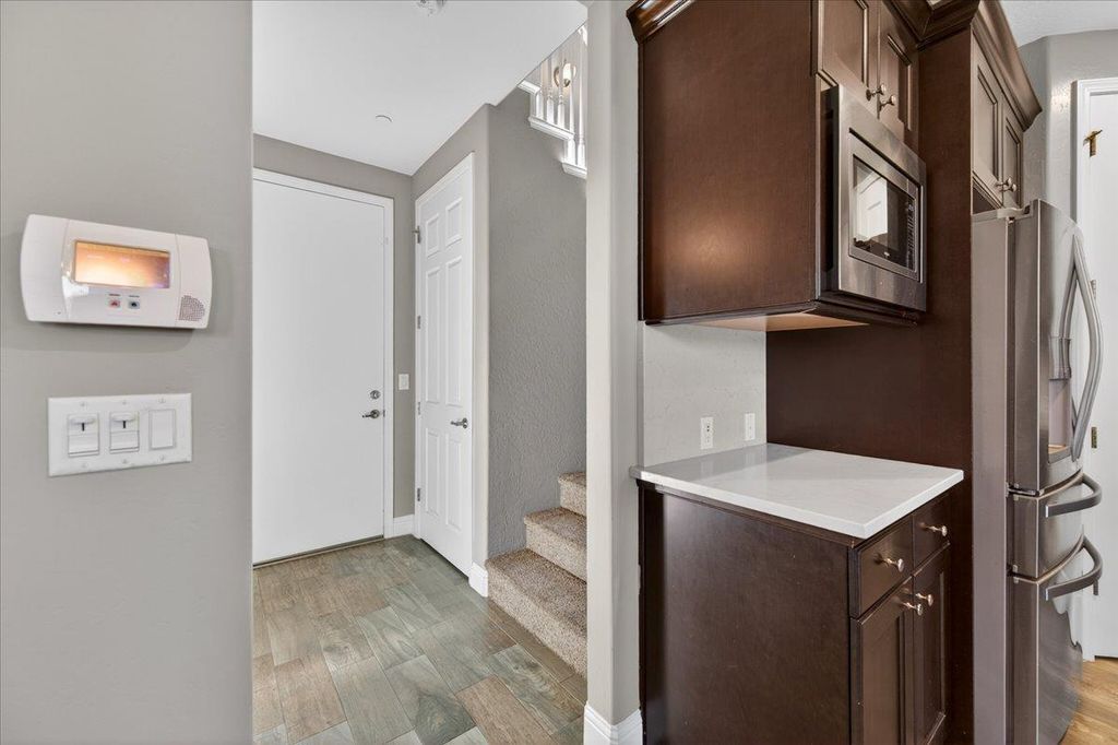 Image 24 of property listing at 1859 E Kroeker Avenue, Fresno, CA 93730