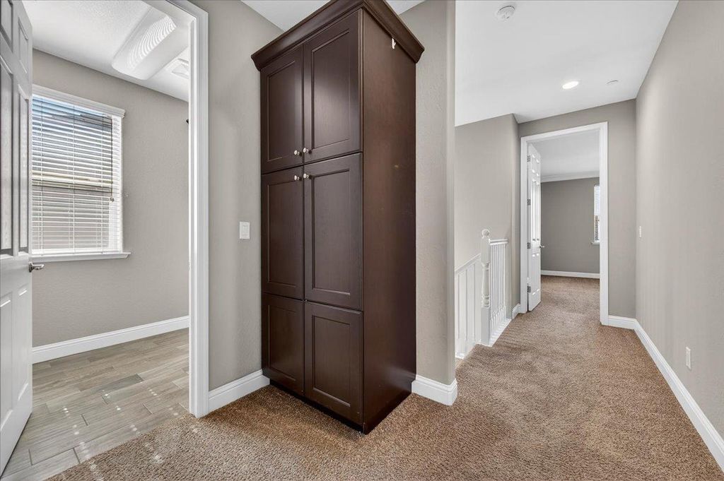 Image 27 of property listing at 1859 E Kroeker Avenue, Fresno, CA 93730