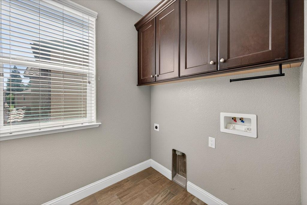 Image 28 of property listing at 1859 E Kroeker Avenue, Fresno, CA 93730