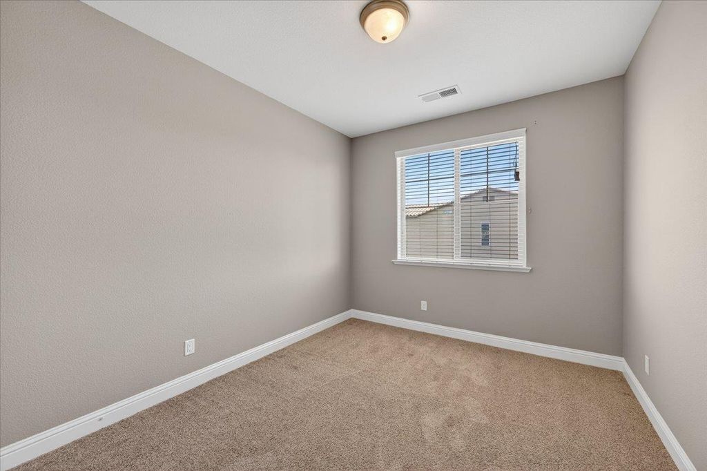 Image 31 of property listing at 1859 E Kroeker Avenue, Fresno, CA 93730