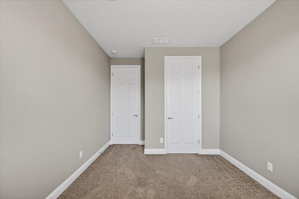 Image 32 of property listing at 1859 E Kroeker Avenue, Fresno, CA 93730