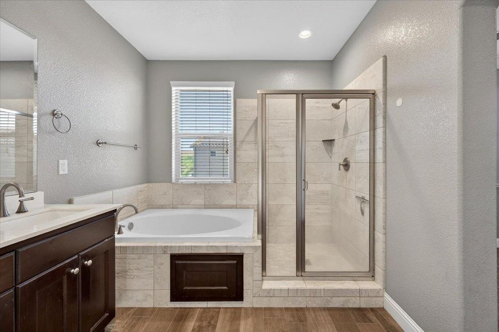 Image 41 of property listing at 1859 E Kroeker Avenue, Fresno, CA 93730