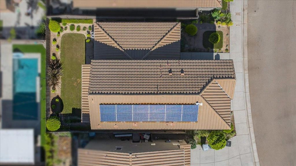 Image 52 of property listing at 1859 E Kroeker Avenue, Fresno, CA 93730