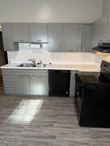 1115 N Carlos St, Wichita, KS 67203