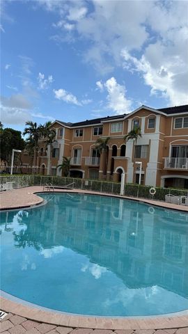 17720 NW 73rd Ave 105, Hialeah, FL 33015