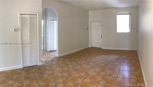 17720 NW 73rd Ave 105, Hialeah, FL 33015