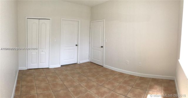 17720 NW 73rd Ave 105, Hialeah, FL 33015