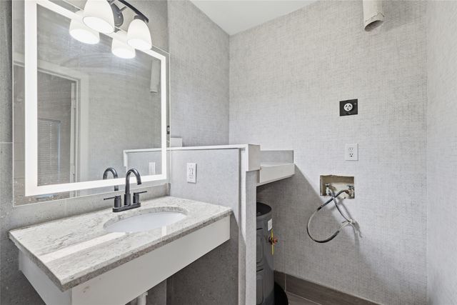 9815 Walnut Street 114, Dallas, TX 75243