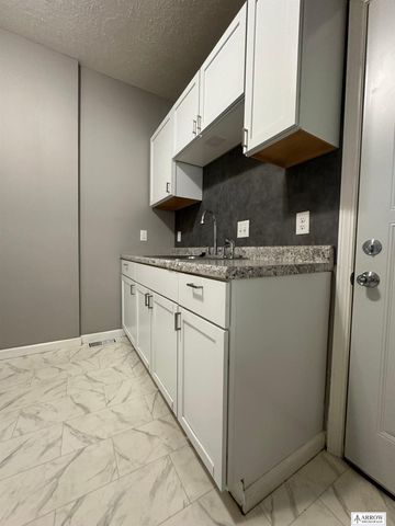 2110 C Street, Lincoln, NE 68502