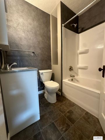 2110 C Street, Lincoln, NE 68502