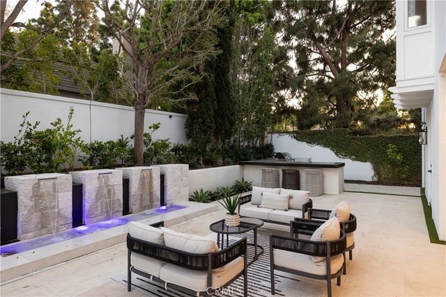 34 Montgomery, Newport Beach, CA 92660