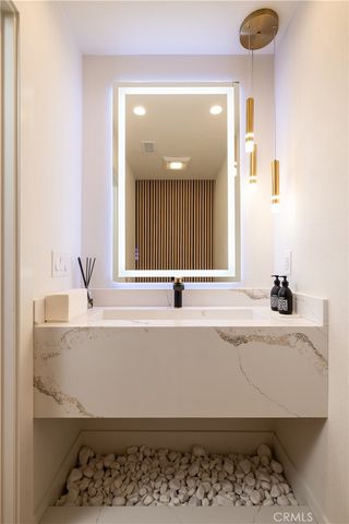 34 Montgomery, Newport Beach, CA 92660