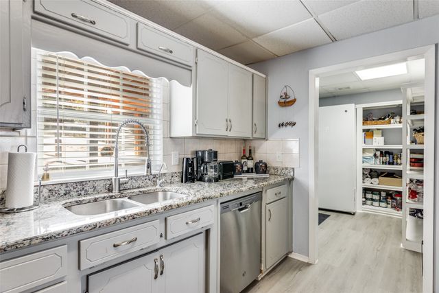 1152 W Lake Drive, Weatherford, TX 76087