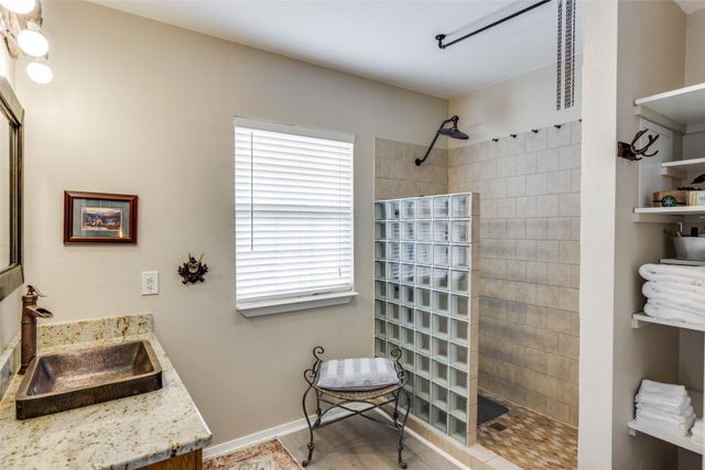 1152 W Lake Drive, Weatherford, TX 76087