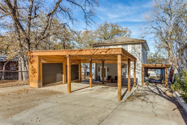 1152 W Lake Drive, Weatherford, TX 76087