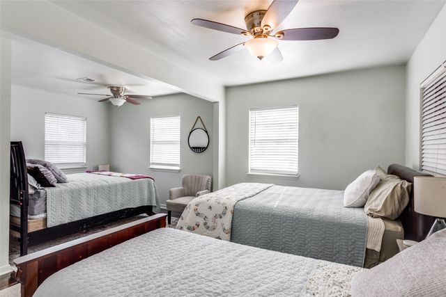 1152 W Lake Drive, Weatherford, TX 76087