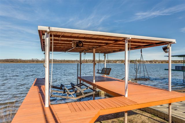 1152 W Lake Drive, Weatherford, TX 76087