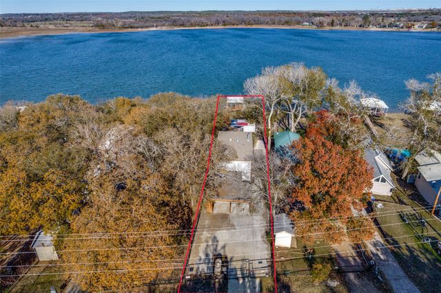 1152 W Lake Drive, Weatherford, TX 76087