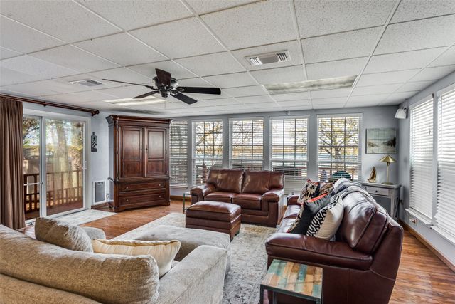 1152 W Lake Drive, Weatherford, TX 76087