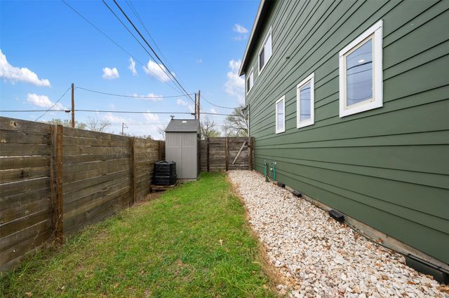 1310 Cedar Ave 1, Austin, TX 78702