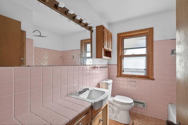 709 E 61st Street, Minneapolis, MN 55417