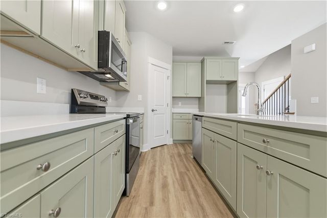 1727 OLD FIELDS Boulevard, Haw River, NC 27258