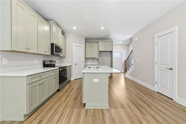 1727 OLD FIELDS Boulevard, Haw River, NC 27258
