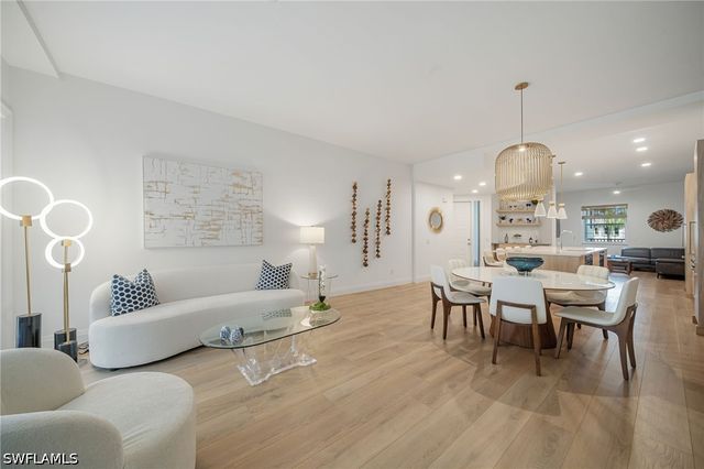 700 Bentwater CIR 103, Naples, FL 34108