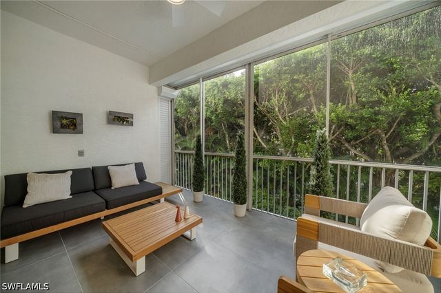 700 Bentwater CIR 103, Naples, FL 34108