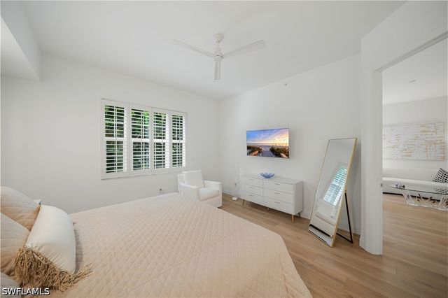 700 Bentwater CIR 103, Naples, FL 34108