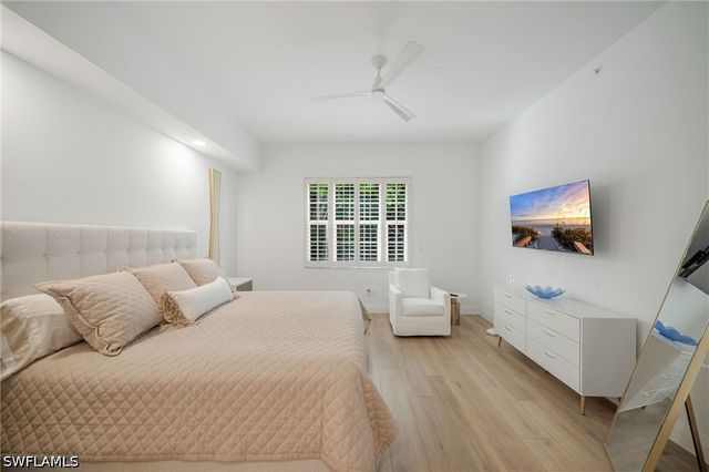 700 Bentwater CIR 103, Naples, FL 34108