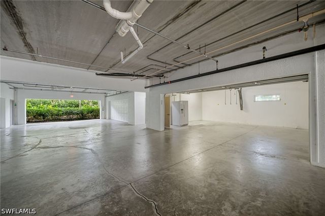 700 Bentwater CIR 103, Naples, FL 34108