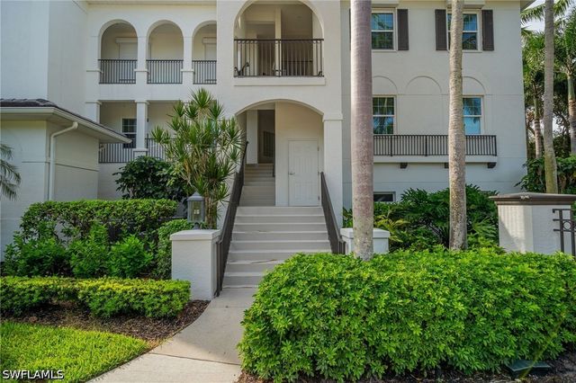 700 Bentwater CIR 103, Naples, FL 34108