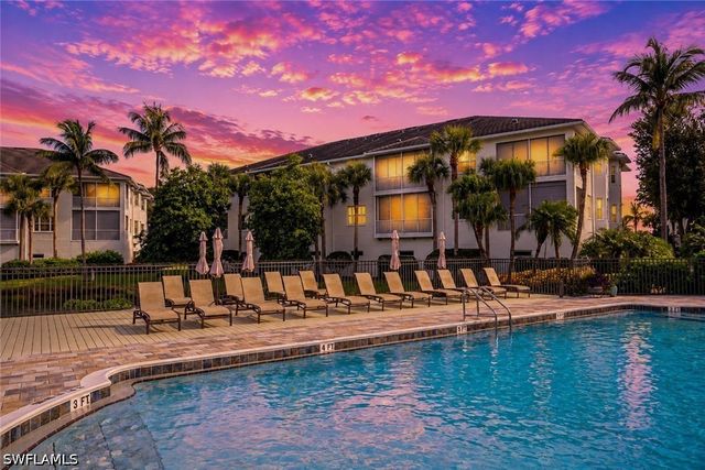 700 Bentwater CIR 103, Naples, FL 34108