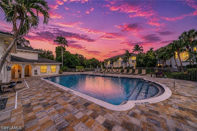 700 Bentwater CIR 103, Naples, FL 34108