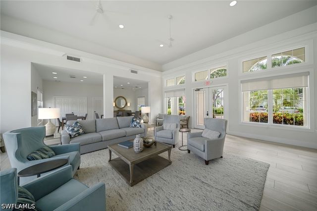 700 Bentwater CIR 103, Naples, FL 34108