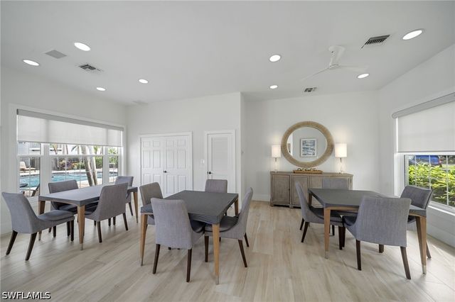 700 Bentwater CIR 103, Naples, FL 34108