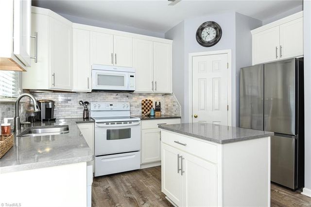 6708 Marielle Point, Whitsett, NC 27377