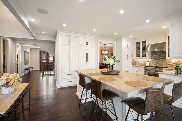 50 Glen Oaks NW Drive, Sandy Springs, GA 30327