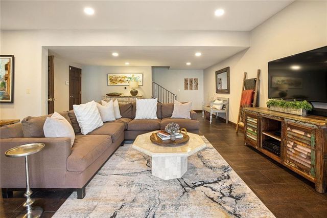 50 Glen Oaks NW Drive, Sandy Springs, GA 30327