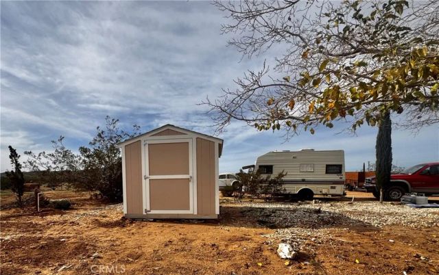382 Bowman Trail, Landers, CA 92285