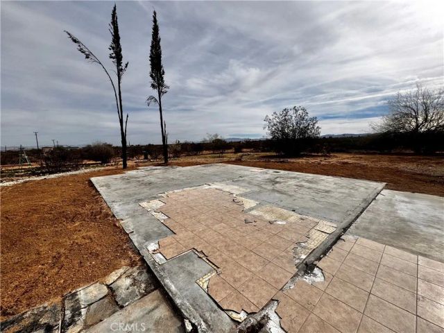 382 Bowman Trail, Landers, CA 92285