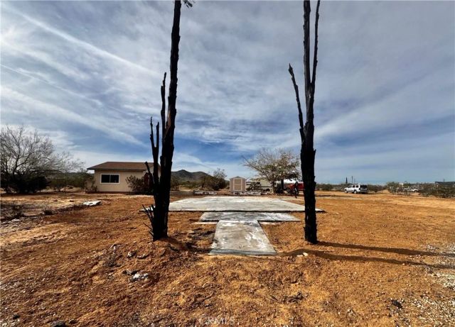 382 Bowman Trail, Landers, CA 92285