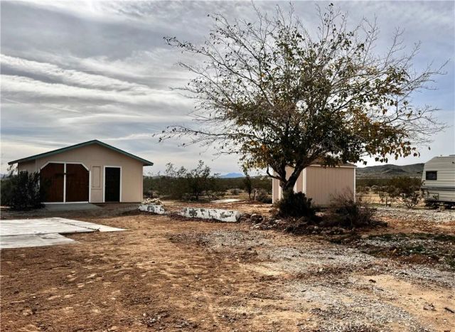 382 Bowman Trail, Landers, CA 92285