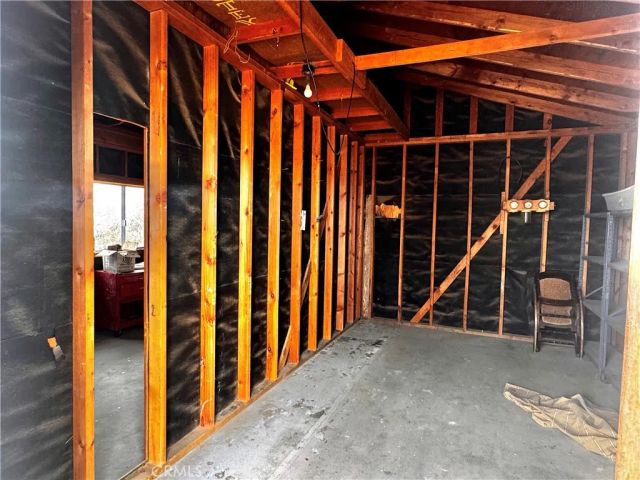 382 Bowman Trail, Landers, CA 92285
